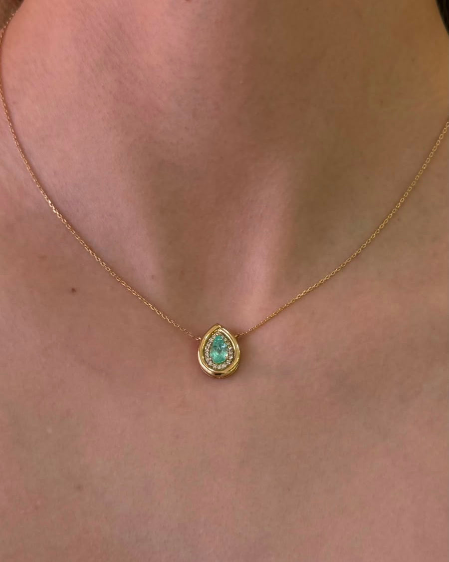Collar con Paraiba Pera & Diamantes