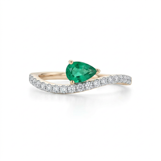 Anillo Wavy con Esmeralda