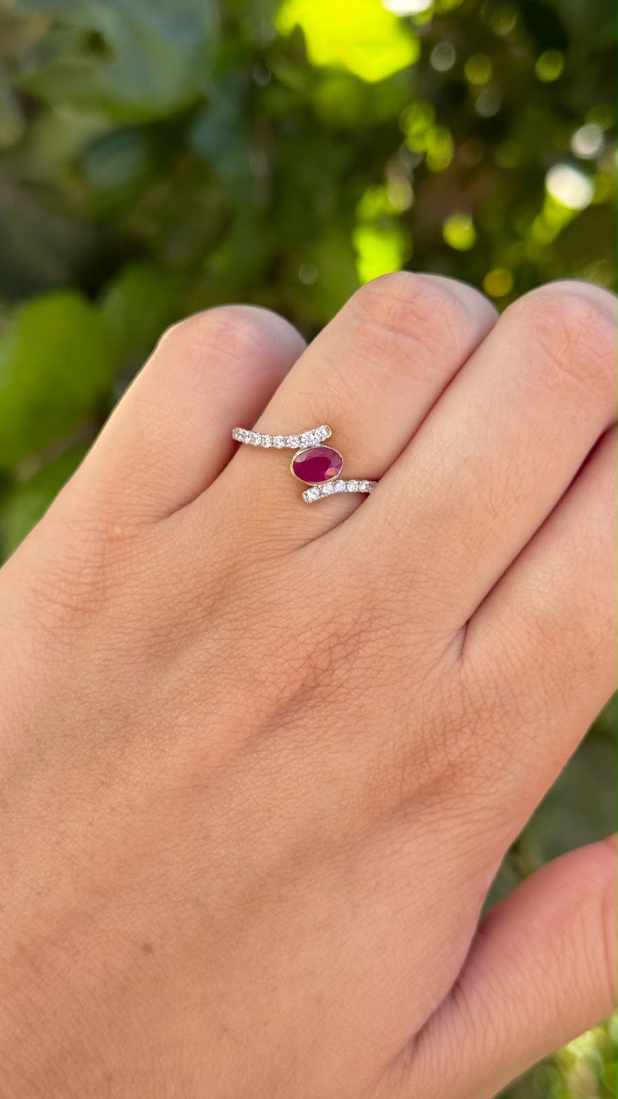 Rubí Biselado & Diamantes