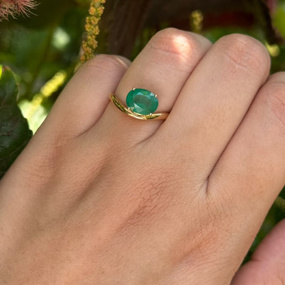 Anillo con Esmeralda Oval
